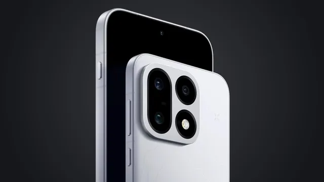Dois OnePlus 16 em branco sobre fundo escuro, um de frente com o ecrã apagado e outro de costas, com o módulo quadrado de três câmaras e flash