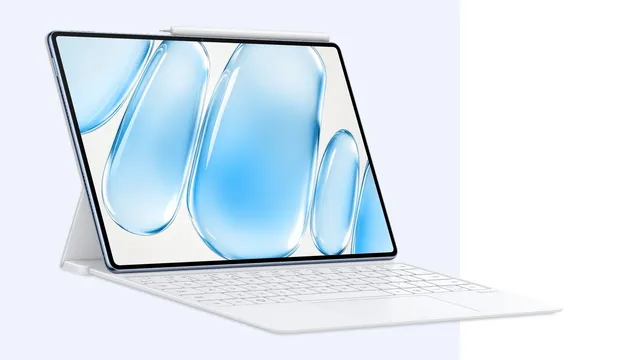 Tablet Huawei MatePad Pro 12 em pé sobre o teclado branco HUAWEI Glide, com a caneta presa no topo e um fundo de bolhas azuis no ecrã