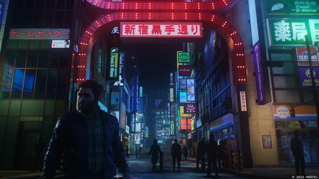 Imagem do jogo Marvel's Wolverine: um homem numa rua estreita cheia de letreiros de néon em japonês, à noite