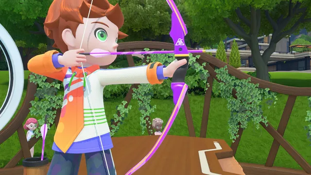 Personagem de cabelo ruivo e casaco laranja a apontar um arco roxo, num recinto de tiro com arco rodeado de árvores, em Nintendo Switch Sports Resort
